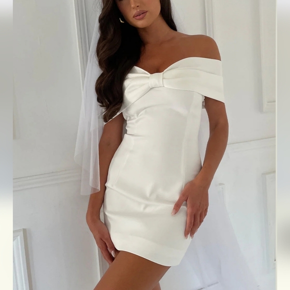 NWOT Meshki Gwyneth Off Shoulder Bow Dress - Picture 2 of 11